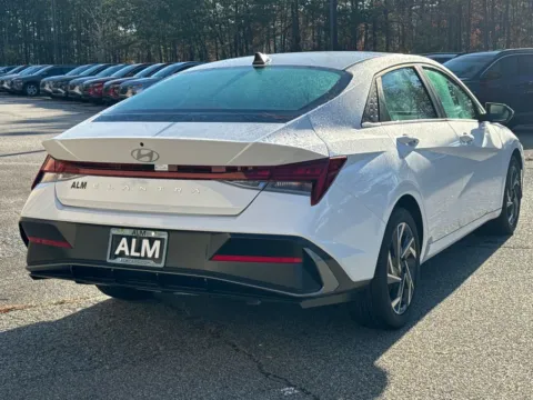 More photos of 2025 Hyundai Elantra SEL Convenience at Carrollton Hyundai, GA