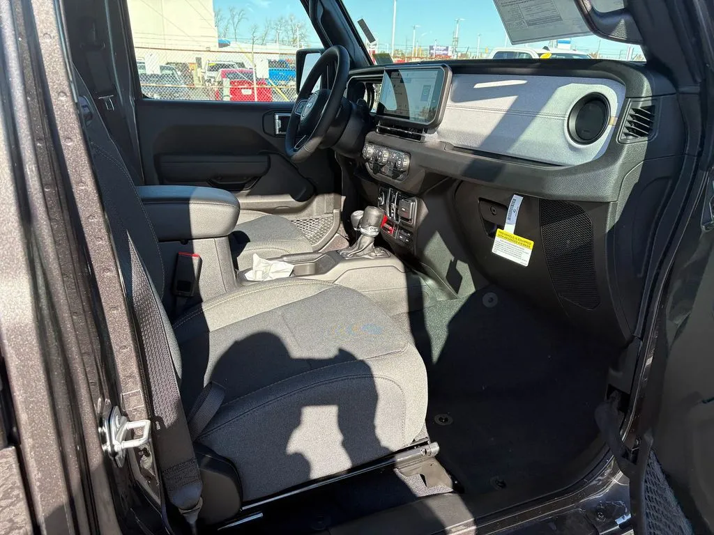 2026 Jeep Wrangler 4-Door Willys - Photo 10