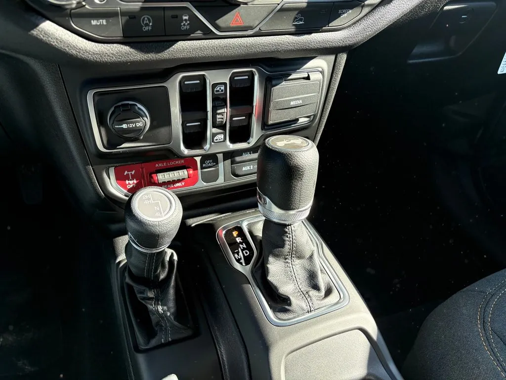 2026 Jeep Wrangler 4-Door Willys - Photo 15