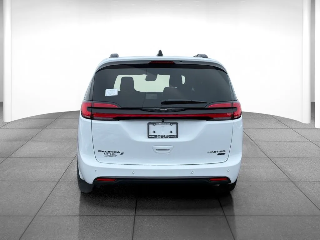 2026 Chrysler Pacifica Limited - Photo 6