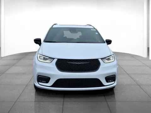 Photos of 2026 Chrysler Pacifica Limited for sale in Indianapolis, IN at Eastgate Chrysler Jeep Dodge Ram