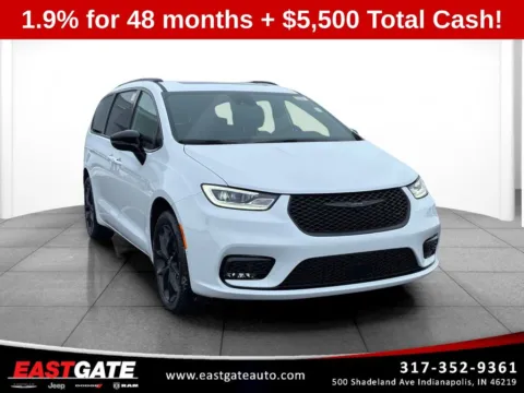 White 2026 Chrysler Pacifica Limited for sale in Indianapolis, IN
