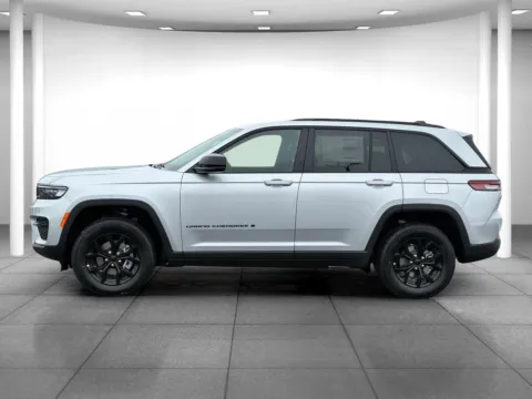 More photos of 2025 Jeep Grand Cherokee Altitude X at Eastgate Chrysler Jeep Dodge Ram, IN