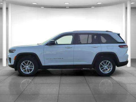 More photos of 2023 Jeep Grand Cherokee Laredo at Eastgate Chrysler Jeep Dodge Ram, IN