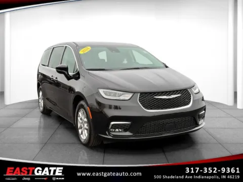 Black 2024 Chrysler Pacifica Touring L for sale in Indianapolis, IN