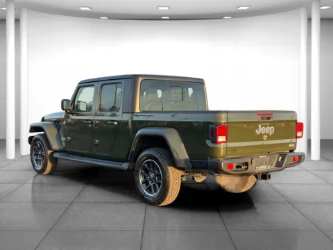 More photos of 2021 Jeep Gladiator Overland at Eastgate Chrysler Jeep Dodge Ram, IN