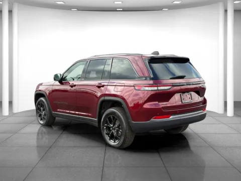 More photos of 2026 Jeep Grand Cherokee Laredo at Eastgate Chrysler Jeep Dodge Ram, IN