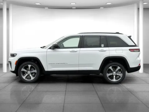 More photos of 2026 Jeep Grand Cherokee Limited at Eastgate Chrysler Jeep Dodge Ram, IN