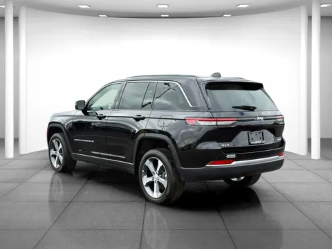 More photos of 2026 Jeep Grand Cherokee Limited at Eastgate Chrysler Jeep Dodge Ram, IN