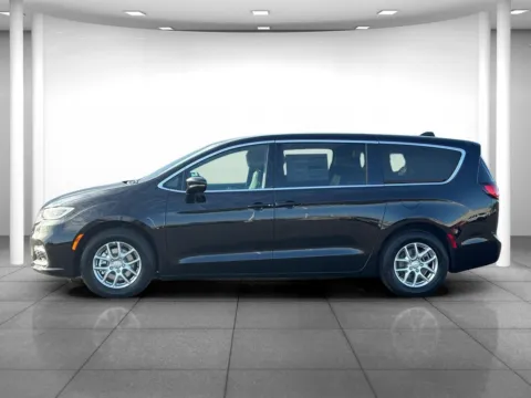 More photos of 2026 Chrysler Pacifica Select at Eastgate Chrysler Jeep Dodge Ram, IN