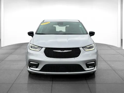 Photos of 2024 Chrysler Pacifica Touring L for sale in Indianapolis, IN at Eastgate Chrysler Jeep Dodge Ram