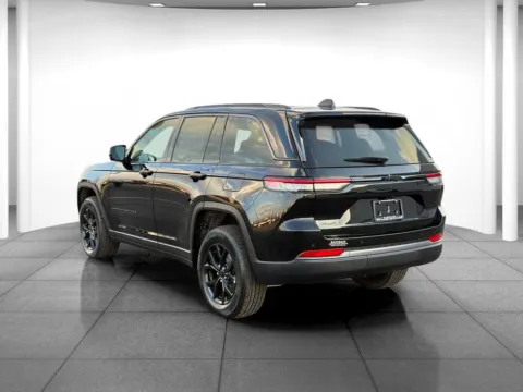 More photos of 2026 Jeep Grand Cherokee Altitude at Eastgate Chrysler Jeep Dodge Ram, IN
