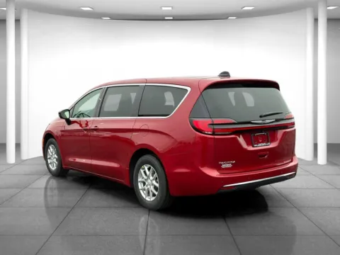 More photos of 2026 Chrysler Pacifica Select at Eastgate Chrysler Jeep Dodge Ram, IN