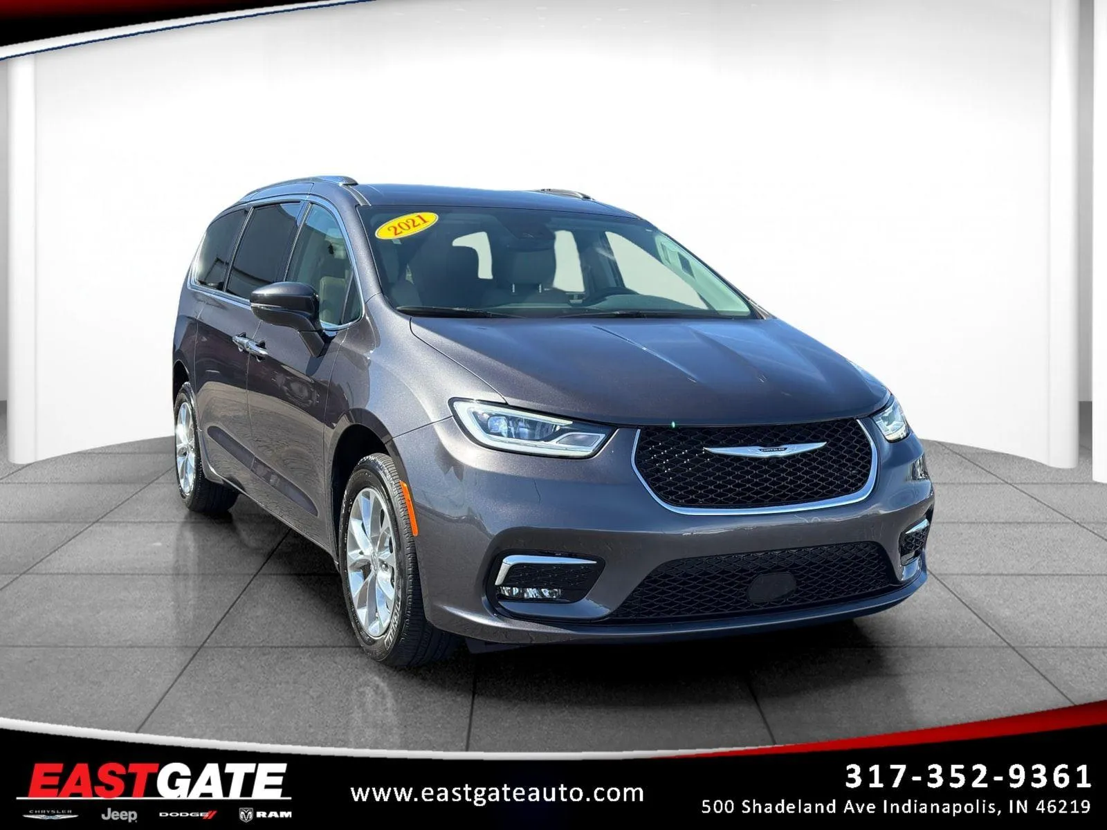 Gray 2021 Chrysler Pacifica Touring L for sale in Indianapolis, IN