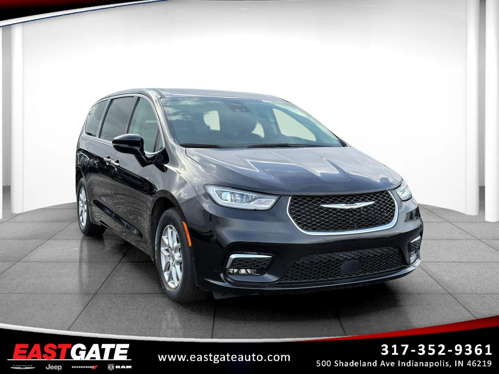Black 2024 Chrysler Pacifica Touring L for sale in Indianapolis, IN