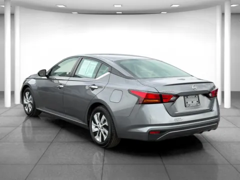 More photos of 2022 Nissan Altima 2.5 S at Eastgate Chrysler Jeep Dodge Ram, IN