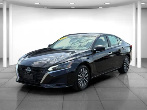 Another view of 2024 Nissan Altima 2.5 SV for sale in Indianapolis, IN at Eastgate Chrysler Jeep Dodge Ram