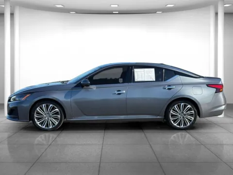 More photos of 2023 Nissan Altima 2.5 SL at Eastgate Chrysler Jeep Dodge Ram, IN