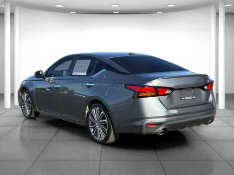 More photos of 2023 Nissan Altima 2.5 SL at Eastgate Chrysler Jeep Dodge Ram, IN