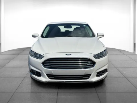 Photos of 2016 Ford Fusion SE for sale in Indianapolis, IN at Eastgate Chrysler Jeep Dodge Ram
