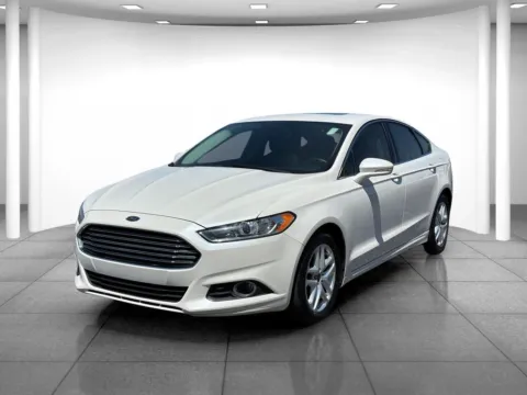 Another view of 2016 Ford Fusion SE for sale in Indianapolis, IN at Eastgate Chrysler Jeep Dodge Ram