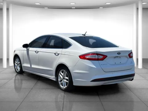 More photos of 2016 Ford Fusion SE at Eastgate Chrysler Jeep Dodge Ram, IN