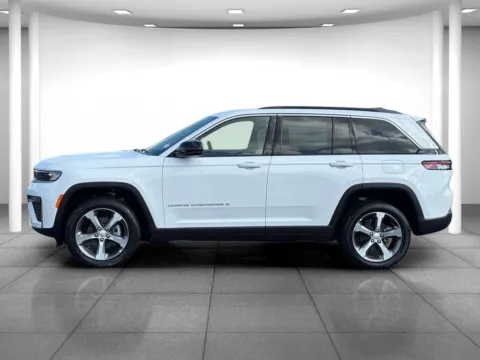 More photos of 2026 Jeep Grand Cherokee Limited at Eastgate Chrysler Jeep Dodge Ram, IN