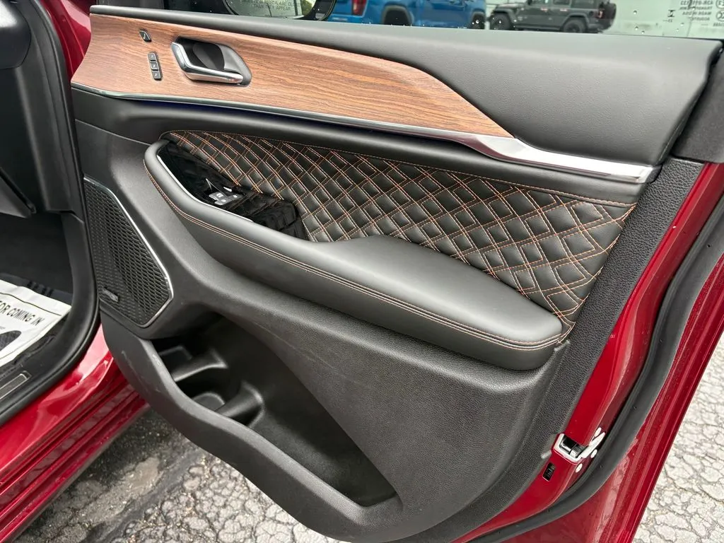 2024 Jeep Grand Cherokee Summit - Photo 11