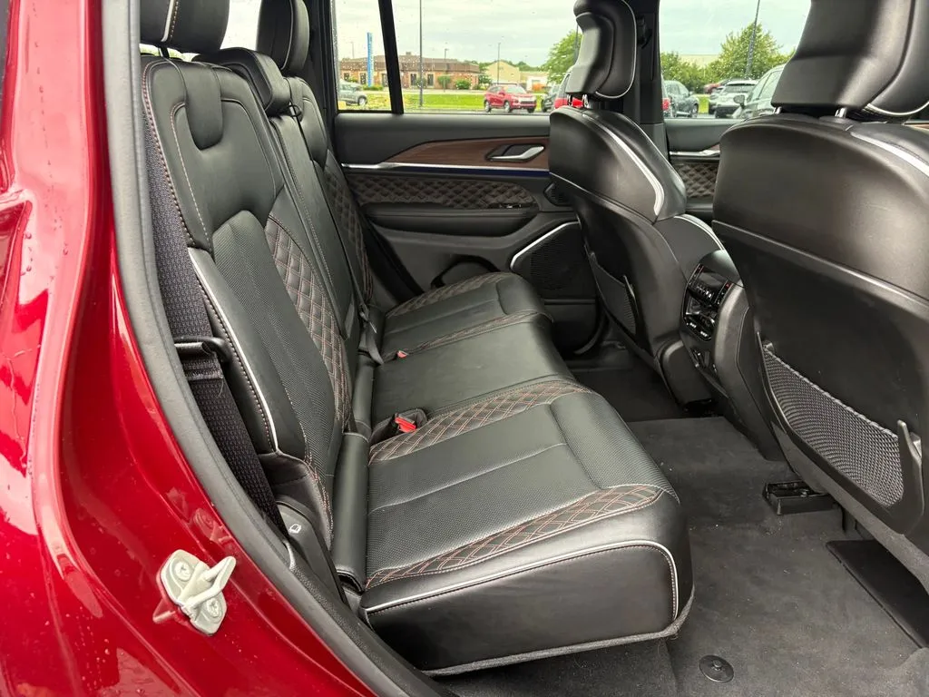 2024 Jeep Grand Cherokee Summit - Photo 12