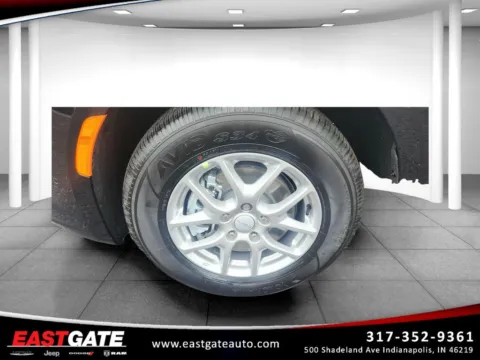 White 2027 Chrysler Pacifica Select for sale in Indianapolis, IN