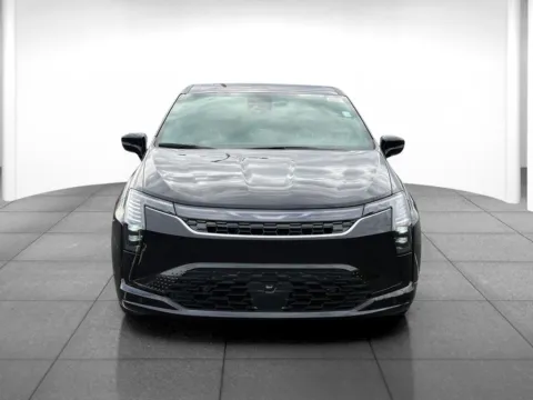 Photos of 2027 Chrysler Pacifica Select for sale in Indianapolis, IN at Eastgate Chrysler Jeep Dodge Ram