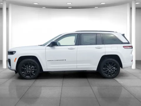 More photos of 2026 Jeep Grand Cherokee Limited at Eastgate Chrysler Jeep Dodge Ram, IN