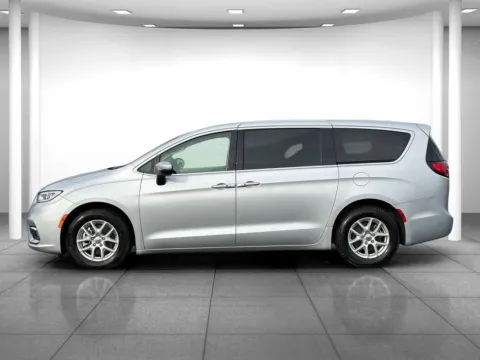 More photos of 2023 Chrysler Pacifica Touring L at Eastgate Chrysler Jeep Dodge Ram, IN