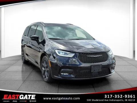 Black 2025 Chrysler Pacifica Limited for sale in Indianapolis, IN