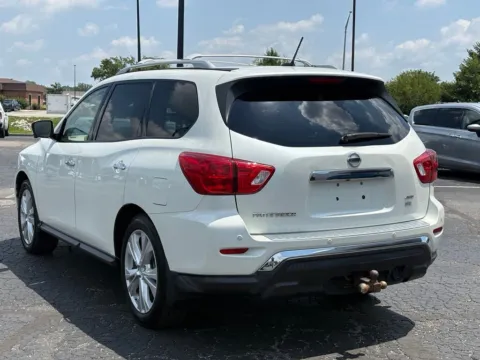 More photos of 2018 Nissan Pathfinder SL at Eastgate Chrysler Jeep Dodge Ram, IN