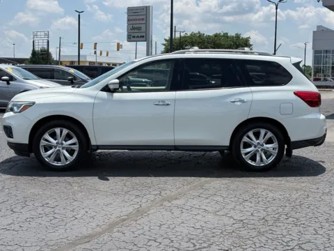 More photos of 2018 Nissan Pathfinder SL at Eastgate Chrysler Jeep Dodge Ram, IN