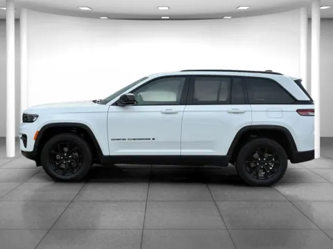 More photos of 2024 Jeep Grand Cherokee Altitude X at Eastgate Chrysler Jeep Dodge Ram, IN