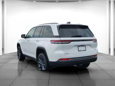More photos of 2026 Jeep Grand Cherokee at Eastgate Chrysler Jeep Dodge Ram, IN