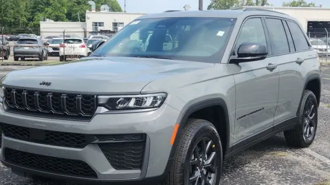 Another view of 2027 Jeep Grand Cherokee Altitude for sale in Indianapolis, IN at Eastgate Chrysler Jeep Dodge Ram
