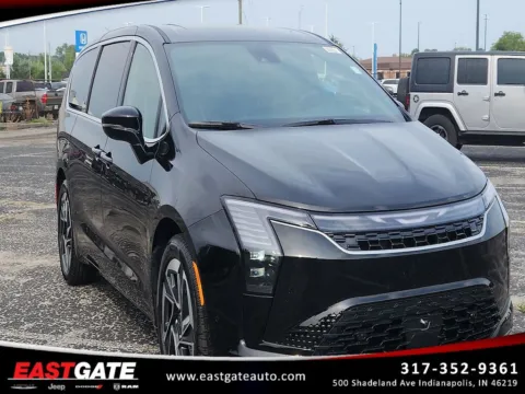 Black 2027 Chrysler Pacifica Limited for sale in Indianapolis, IN