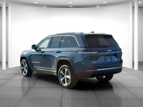 More photos of 2026 Jeep Grand Cherokee Limited at Eastgate Chrysler Jeep Dodge Ram, IN
