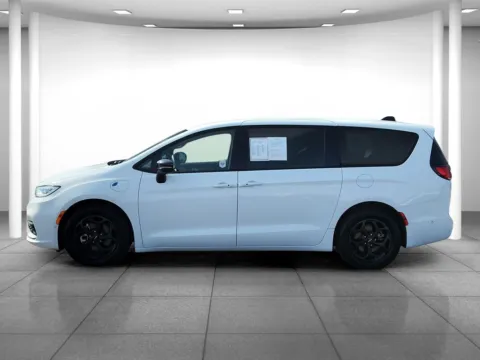 More photos of 2024 Chrysler Pacifica Hybrid Select S Appearance at Eastgate Chrysler Jeep Dodge Ram, IN