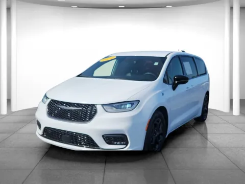 Another view of 2024 Chrysler Pacifica Hybrid Select S Appearance for sale in Indianapolis, IN at Eastgate Chrysler Jeep Dodge Ram