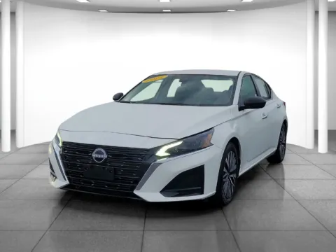 Another view of 2025 Nissan Altima 2.5 SV for sale in Indianapolis, IN at Eastgate Chrysler Jeep Dodge Ram