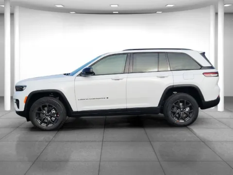 More photos of 2027 Jeep Grand Cherokee Laredo X at Eastgate Chrysler Jeep Dodge Ram, IN