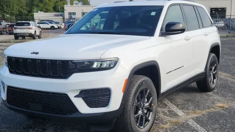 Another view of 2027 Jeep Grand Cherokee Laredo X for sale in Indianapolis, IN at Eastgate Chrysler Jeep Dodge Ram