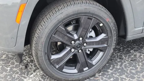 More photos of 2027 Jeep Grand Cherokee Limited Reserve at Eastgate Chrysler Jeep Dodge Ram, IN