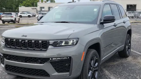 Another view of 2027 Jeep Grand Cherokee Limited Reserve for sale in Indianapolis, IN at Eastgate Chrysler Jeep Dodge Ram