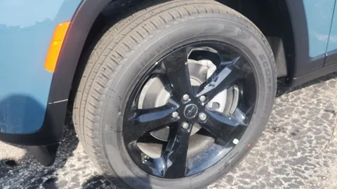 More photos of 2027 Jeep Grand Cherokee Limited at Eastgate Chrysler Jeep Dodge Ram, IN