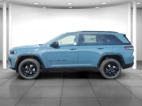 More photos of 2027 Jeep Grand Cherokee Limited at Eastgate Chrysler Jeep Dodge Ram, IN